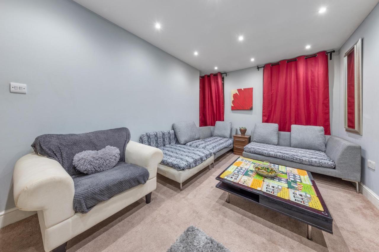Elegant And Chic 2-Bedroom Basement Apartment In Paddington London Exterior photo